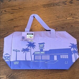 Trader Joe's Purple Lrge Reusable insulated Bag